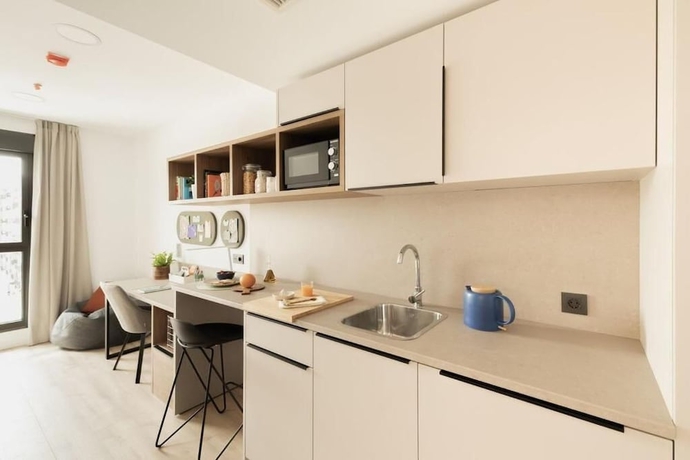 Imagen de la habitación del Hotel Canvas Pamplona Plazaola. Foto 10