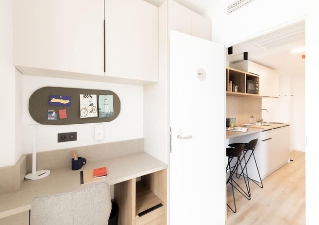 Imagen de la habitación del Hotel Canvas Pamplona Plazaola. Foto 11