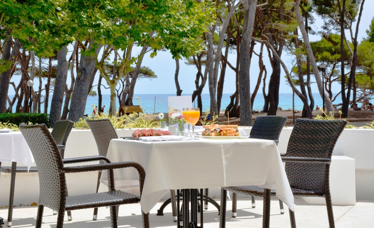 Imagen del bar/restaurante del Hotel Canyamel Park. Foto 3