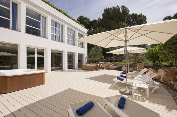 Imagen de la piscina del Hotel Canyamel Park. Foto 14