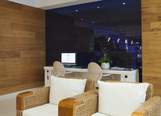 Imagen de los interiores del Hotel Canyelles Platja. Foto 19