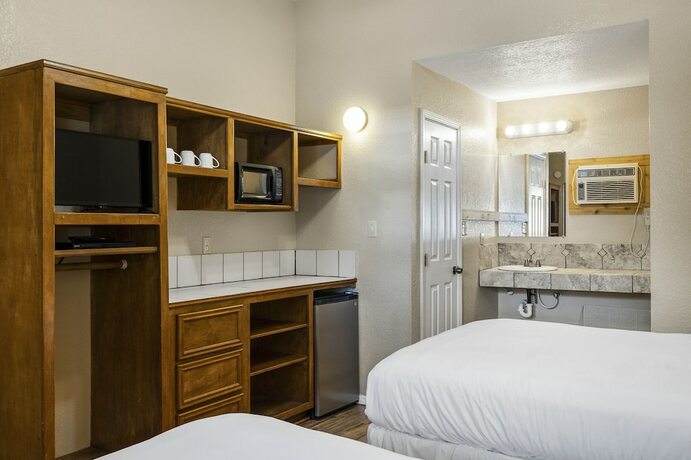 Imagen de la habitación del Hotel Canyon Lake Cabins and Event Center. Foto 15