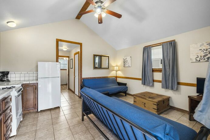 Imagen de la habitación del Hotel Canyon Lake Cabins and Event Center. Foto 20