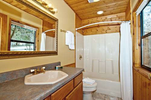 Imagen de la habitación del Hotel Canyon Lakeview Resort. Foto 2