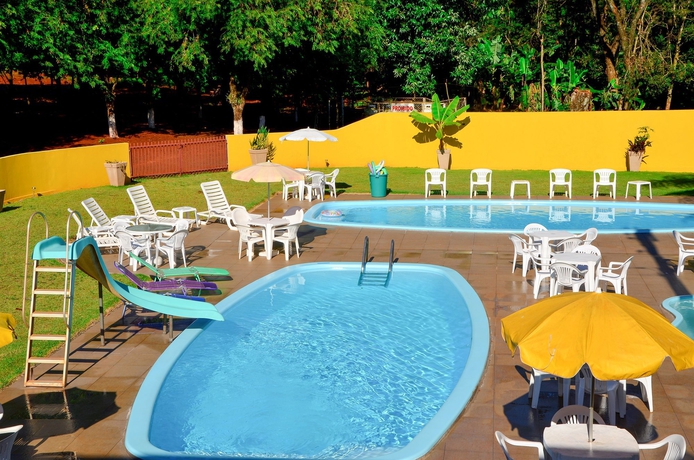 Imagen de la piscina del Hotel Canzi Cataratas. Foto 15