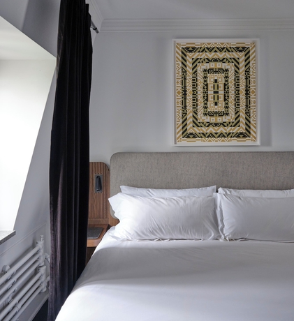 Imagen de la habitación del Hotel Cap Diamant. Foto 2