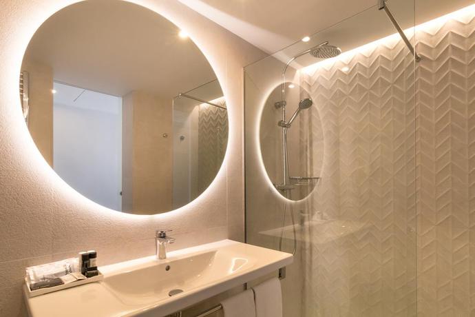 Imagen de la habitación del Hotel Cap Negret. Foto 4