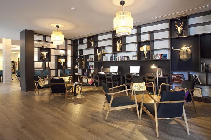 Imagen de los interiores del Hotel Cap Negret. Foto 15