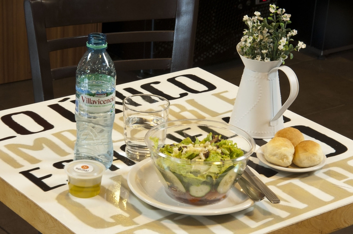 Imagen del bar/restaurante del Hotel Cap Polonio. Foto 6