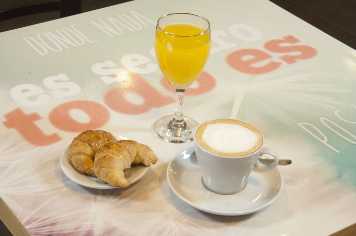 Imagen del bar/restaurante del Hotel Cap Polonio. Foto 7