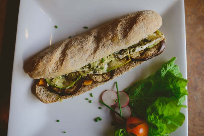 Imagen del bar/restaurante del Hotel Cap Polonio. Foto 12