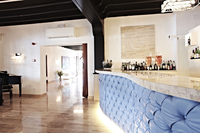 Imagen del bar/restaurante del Hotel Cap Vermell Beach Hotel. Foto 1