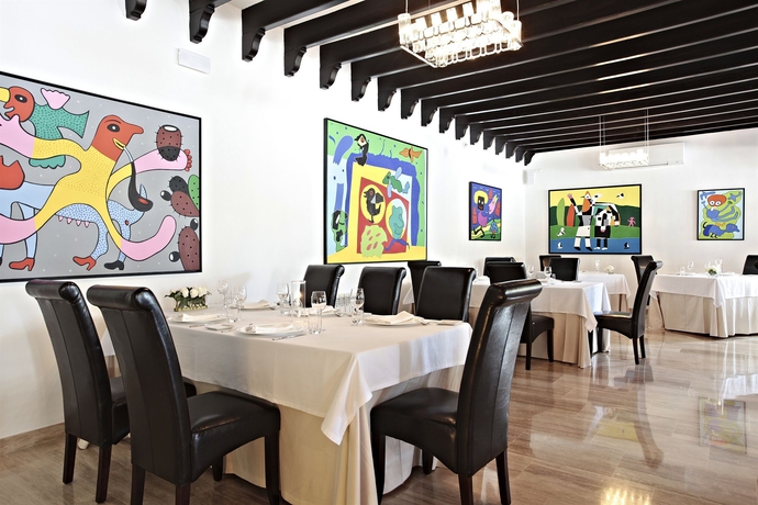 Imagen del bar/restaurante del Hotel Cap Vermell Beach Hotel. Foto 2