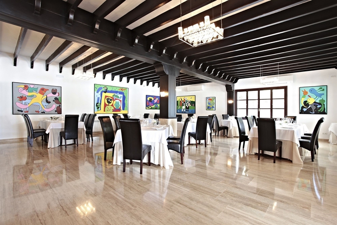 Imagen del bar/restaurante del Hotel Cap Vermell Beach Hotel. Foto 3