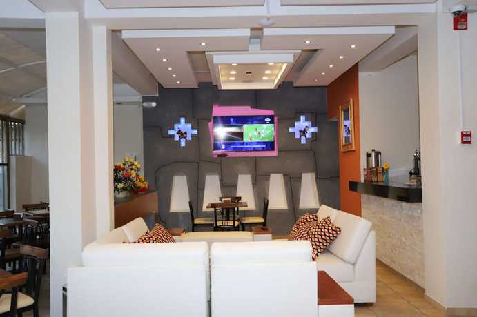 Imagen de los interiores del Hotel Capac II. Foto 16