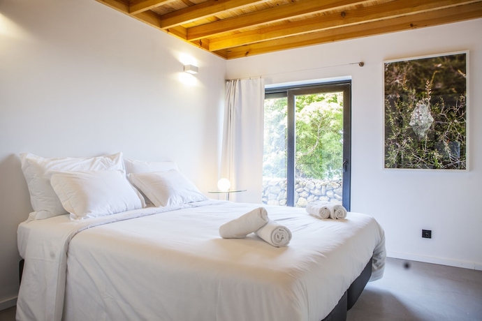 Imagen de la habitación del Hotel Caparica Azores Ecolodge. Foto 4