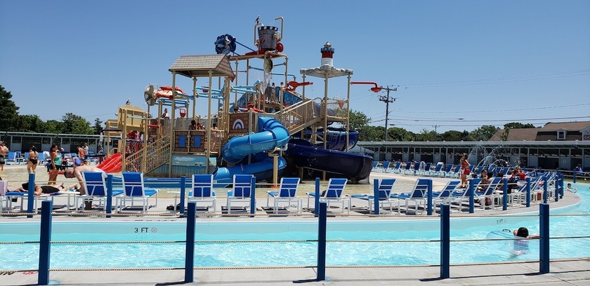 Imagen de los interiores del Hotel Cape Cod Family Resort and Inflatable Park. Foto 14