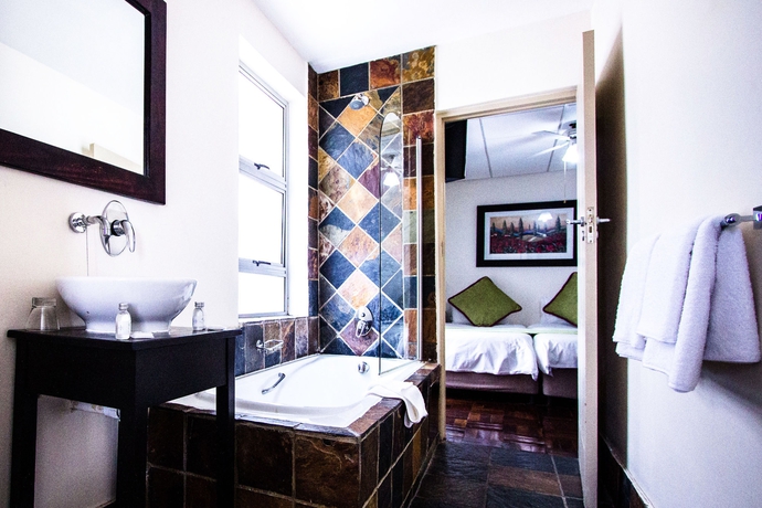 Imagen de la habitación del Hotel Cape Diamond Boutique. Foto 9