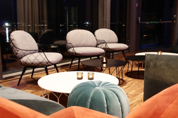 Imagen de los interiores del Hotel Cape East. Foto 13