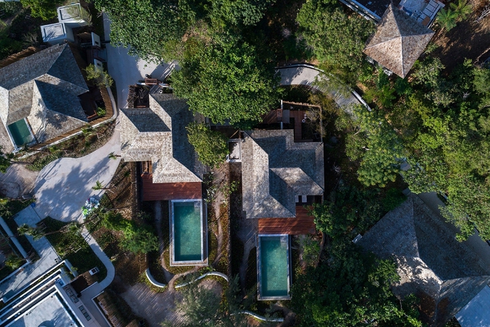 Imagen de los exteriores del Hotel Cape Fahn Samui. Foto 16