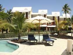 Imagen de la piscina del Hotel Cape Garden. Foto 4