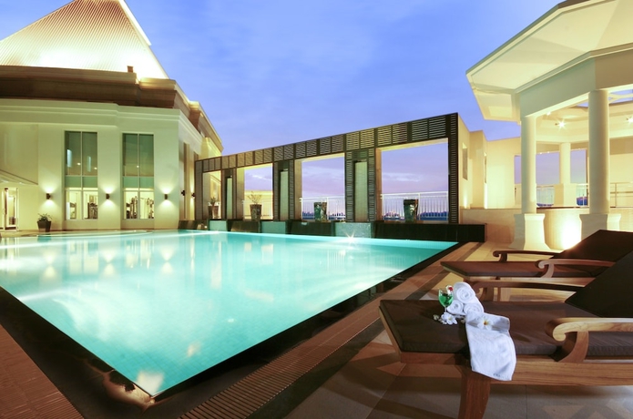 Imagen de la piscina del Hotel Cape Racha. Foto 19