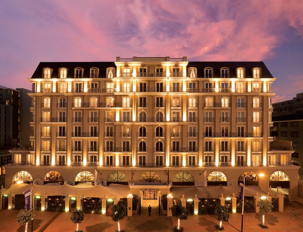 Imagen general del Hotel Cape Royale Luxury. Foto 1
