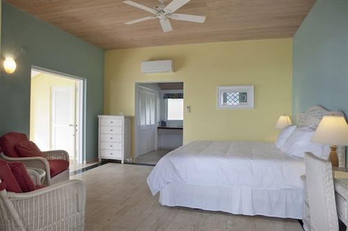 Imagen de la habitación del Hotel Cape Santa Maria Beach Resort. Foto 18