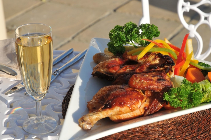 Imagen del bar/restaurante del Hotel Cape Town Beachfront Apartments At Leisure Bay. Foto 4