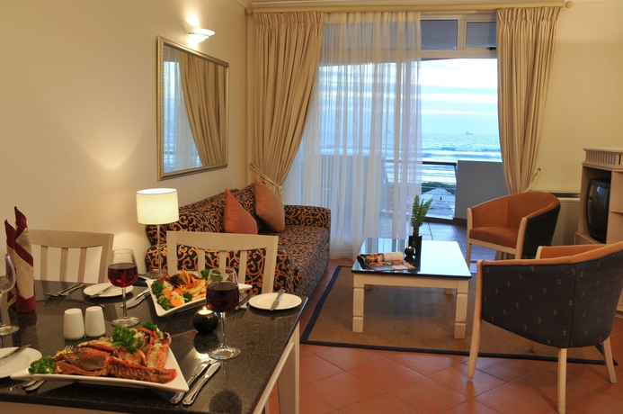 Imagen de los interiores del Hotel Cape Town Beachfront Apartments At Leisure Bay. Foto 14