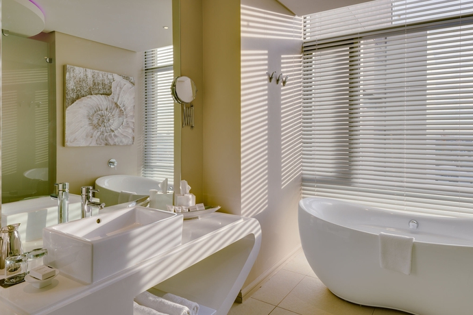 Imagen de la habitación del Hotel Cape Town Marriott Hotel Crystal Towers. Foto 4