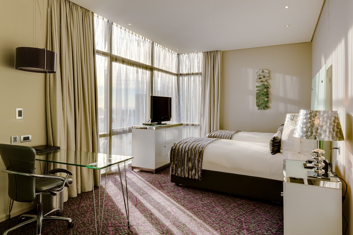 Imagen de la habitación del Hotel Cape Town Marriott Hotel Crystal Towers. Foto 5