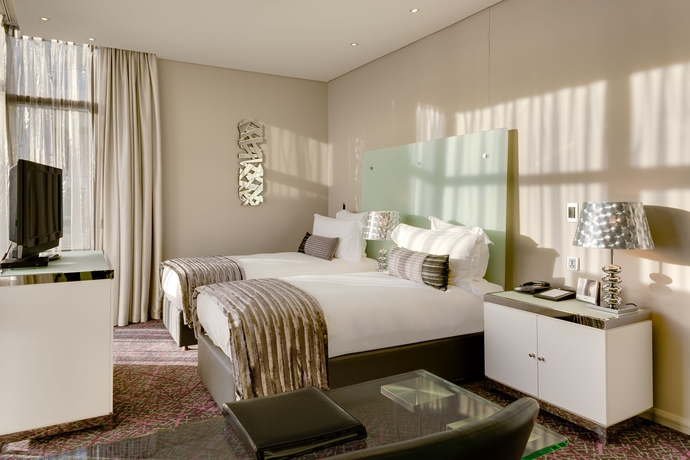 Imagen de la habitación del Hotel Cape Town Marriott Hotel Crystal Towers. Foto 7