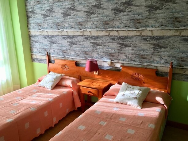 Imagen de la habitación del Hotel Capellan. Foto 17