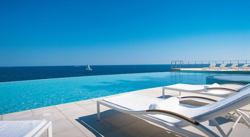 Imagen general del Hotel Cap-estel. Foto 5