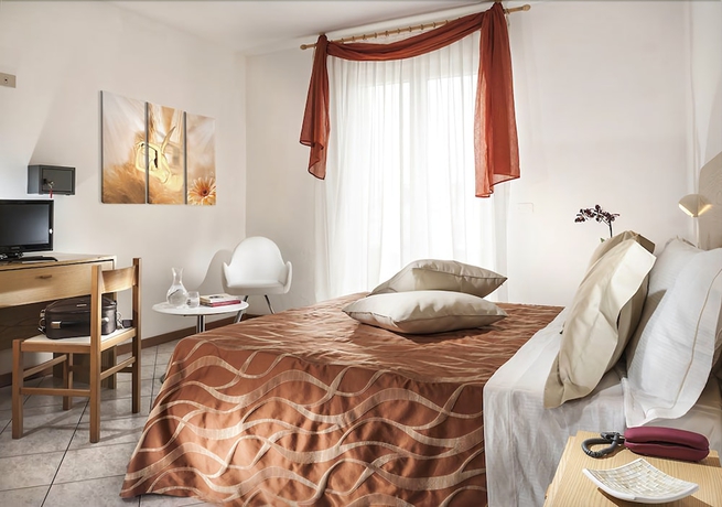 Imagen de la habitación del Hotel Capinera. Foto 12