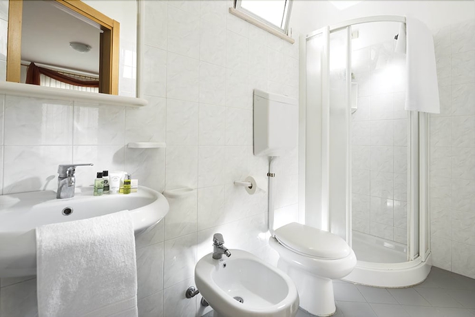 Imagen de la habitación del Hotel Capinera. Foto 13