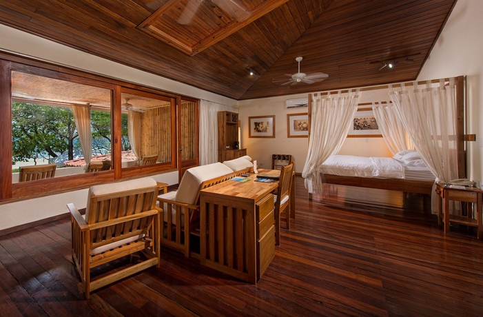 Imagen de los interiores del Hotel Capitán Suizo Beachfront Boutique. Foto 11