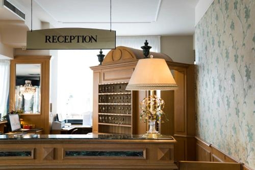 Imagen general del Hotel Capital, Campagna. Foto 8