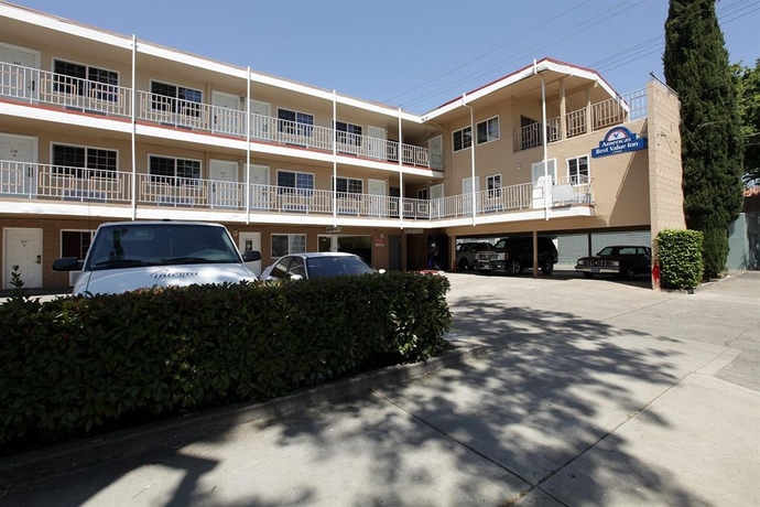 Imagen de los exteriores del Hotel Capital City Inn Downtown Sacramento Convention Center. Foto 11