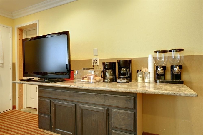 Imagen del bar/restaurante del Hotel Capital City Inn Downtown Sacramento Convention Center. Foto 4