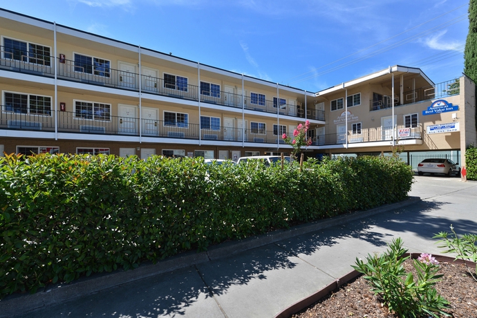 Imagen de los exteriores del Hotel Capital City Inn Downtown Sacramento Convention Center. Foto 12