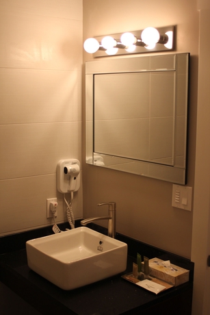 Imagen de la habitación del Hotel Capital Citycenter. Foto 5