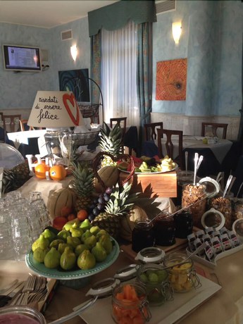 Imagen del bar/restaurante del Hotel Capital, Cupra Marittima. Foto 2