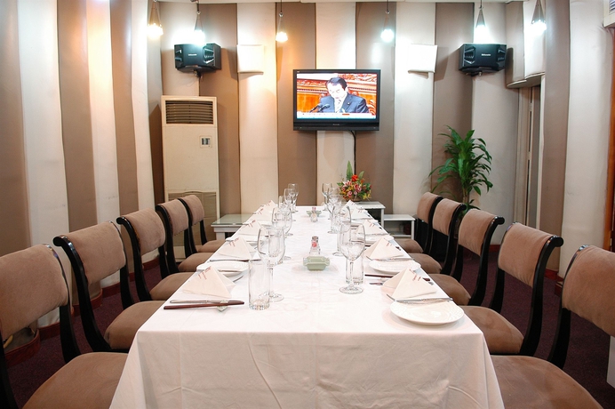 Imagen de los interiores del Hotel Capital Garden. Foto 2