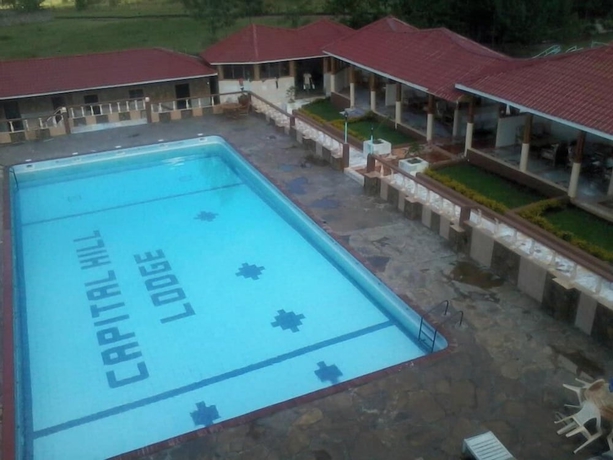 Imagen de la piscina del Hotel Capital Hill Lodge. Foto 15