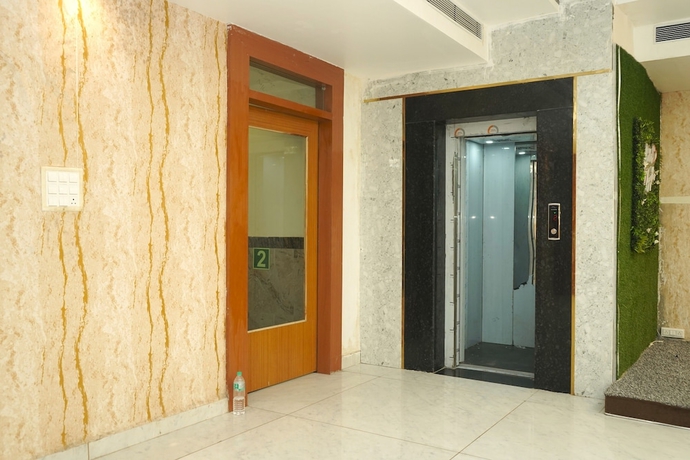 Imagen de los interiores del Hotel Capital In. Foto 15