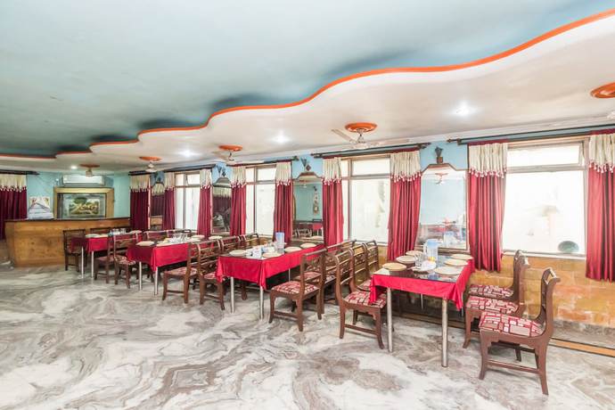 Imagen del bar/restaurante del Hotel Capital O 10307 Bidisha. Foto 2