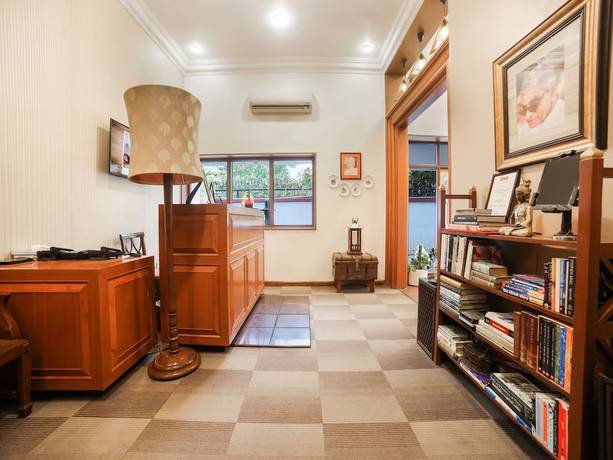 Imagen de los interiores del Hotel Capital O 10953 Dayal Lodge - A Boutique. Foto 17