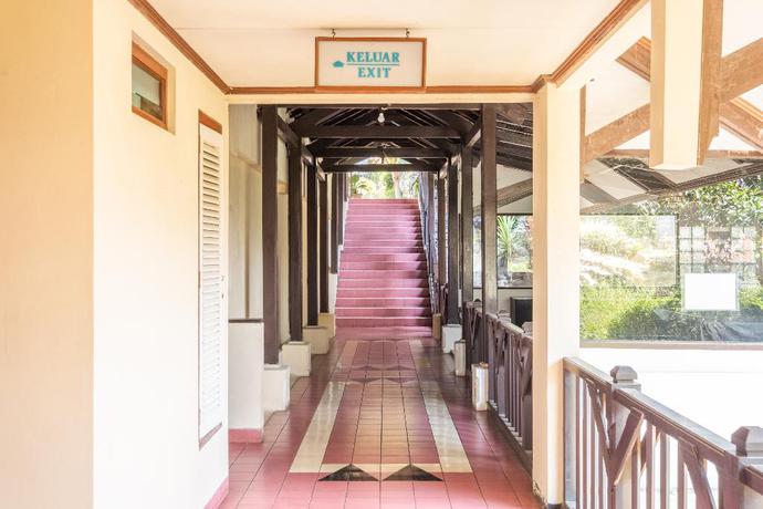 Imagen de los interiores del Hotel Capital O 1256 Sangga Buana Resort and Convention Hotel. Foto 19